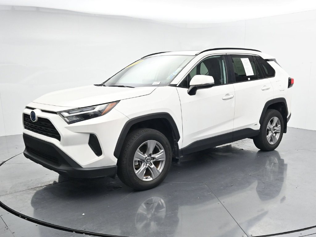 Used 2024 Toyota RAV4 XLE w/ Convenience Package AWD/4WD image 4