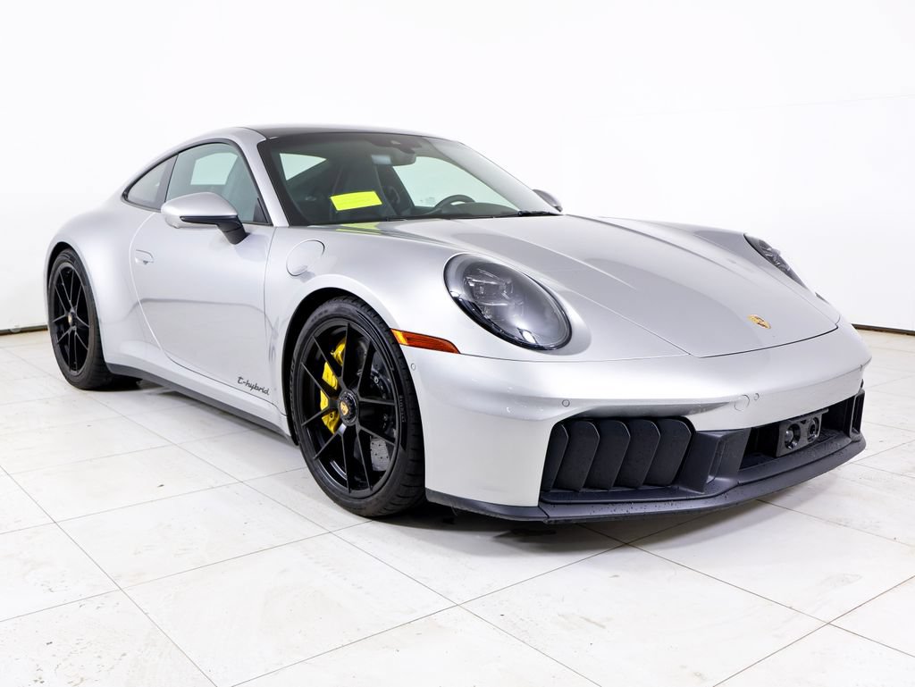 Used 2025 Porsche 911 Carrera GTS RWD image 29