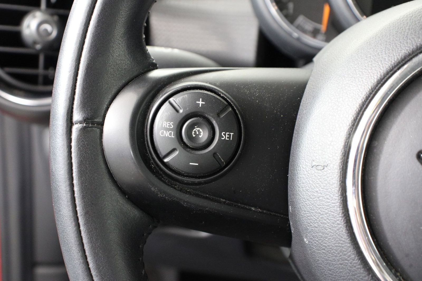 Used 2021 MINI Cooper 2-Door Hardtop image 10