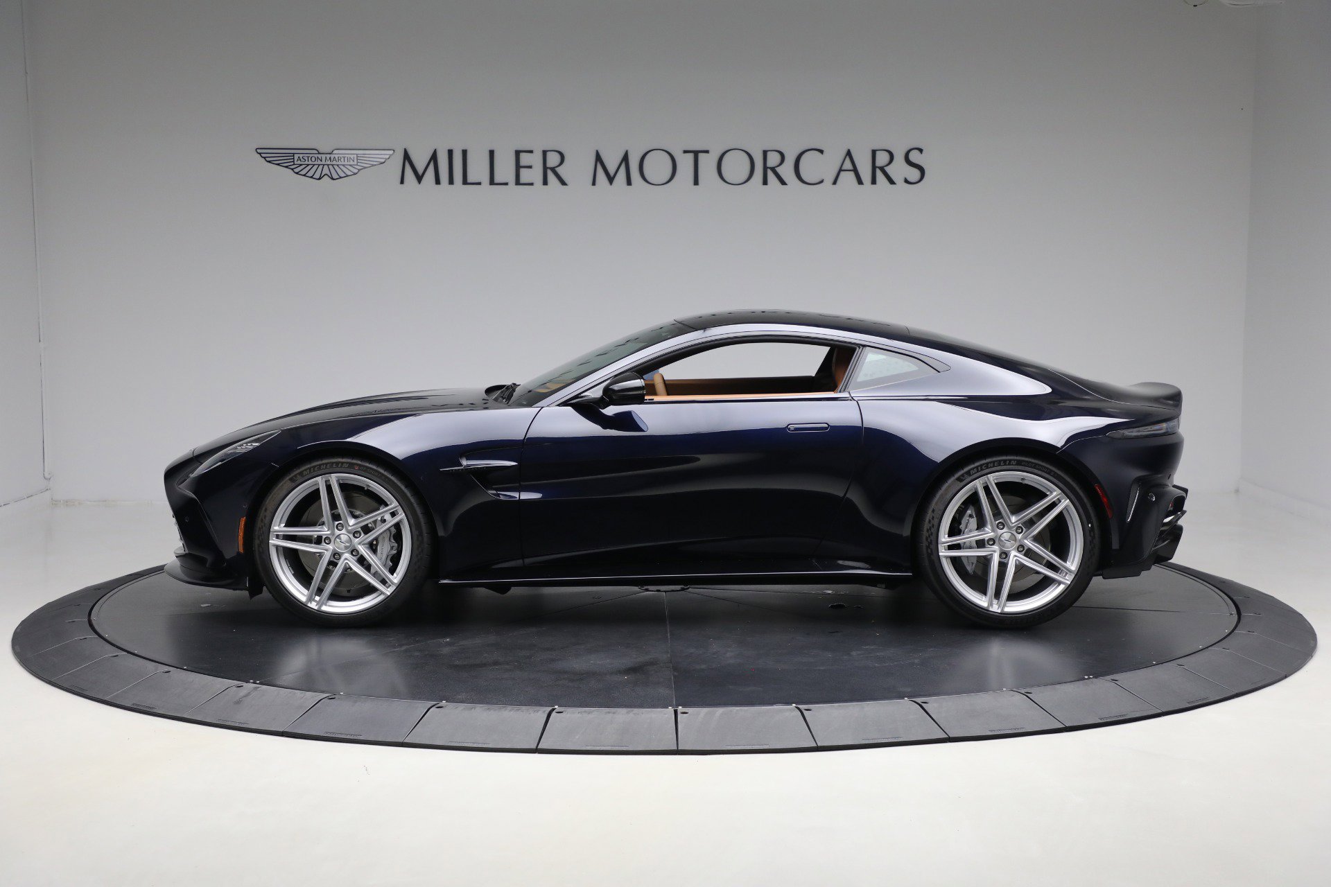 New 2026 Aston Martin V8 Vantage Coupe image 3