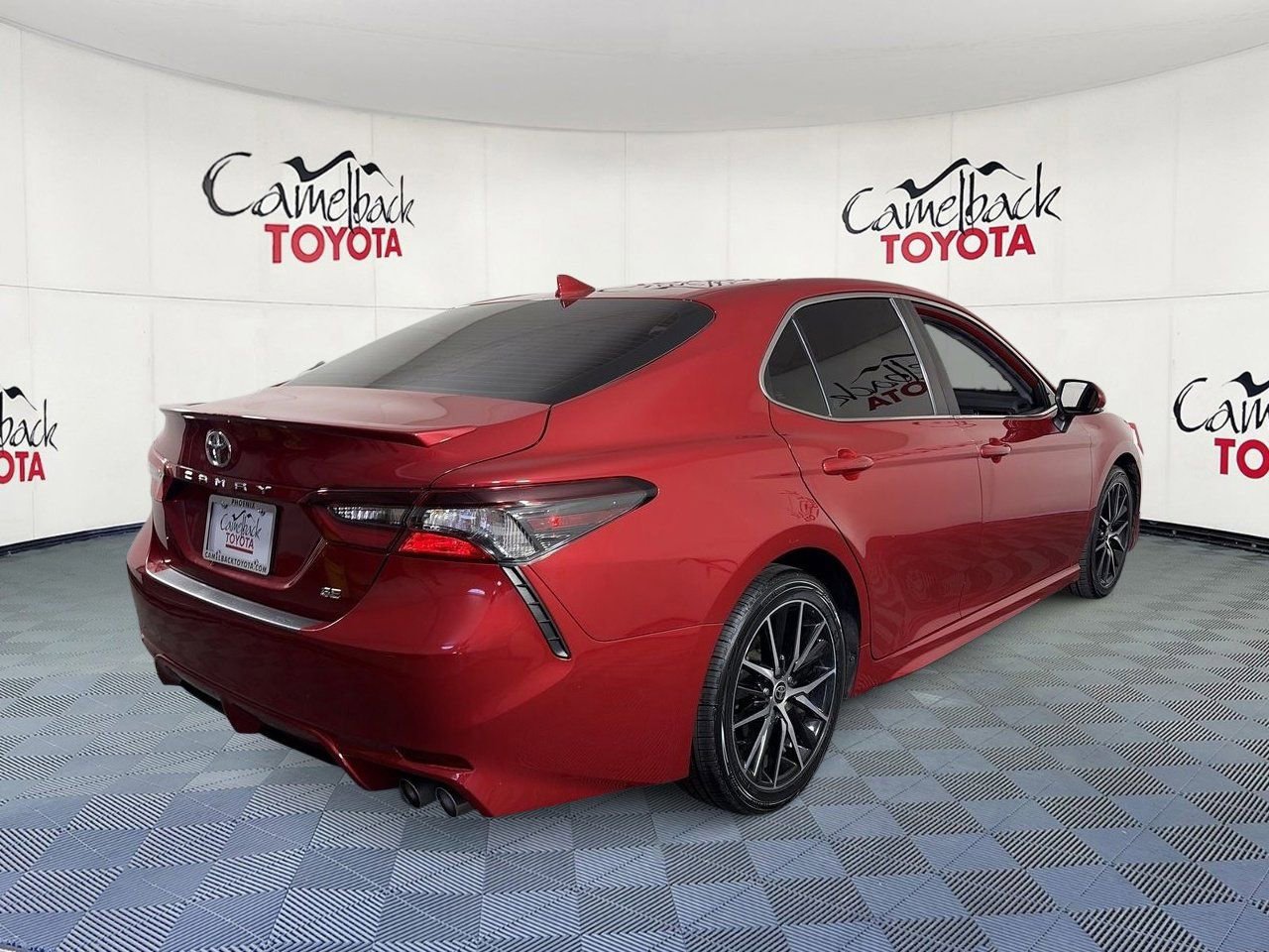 Used 2023 Toyota Camry SE FWD image 8