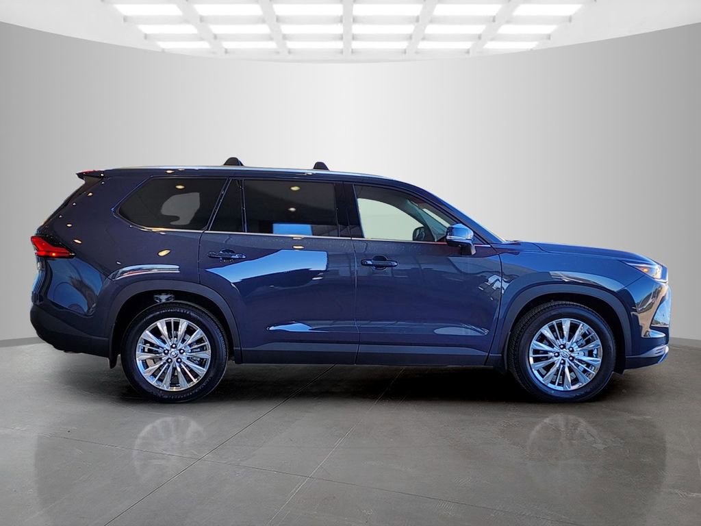 Used 2024 Toyota Grand Highlander Platinum image 3