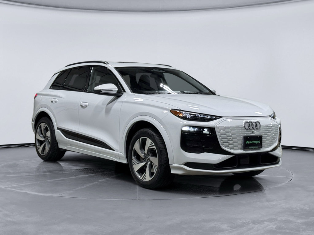 Used 2025 Audi Q6 e-tron Premium Plus w/ Premium Plus AWD/4WD image 4
