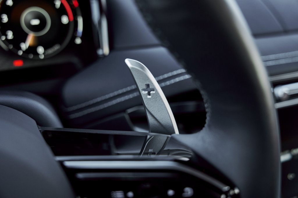 Used 2024 Aston Martin DB12 image 46