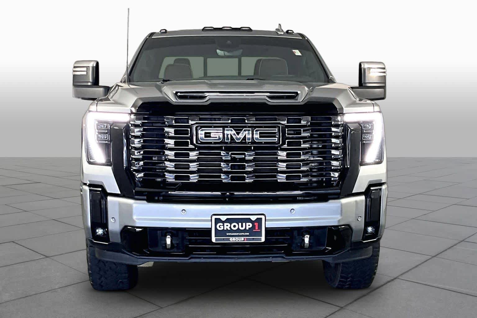 Certified 2025 GMC Sierra 2500 Denali Ultimate w/ Max Trailering Package AWD/4WD image 4
