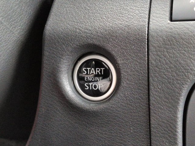 Used 2025 Nissan Frontier PRO-4X w/ Interior Protection Package AWD/4WD image 25