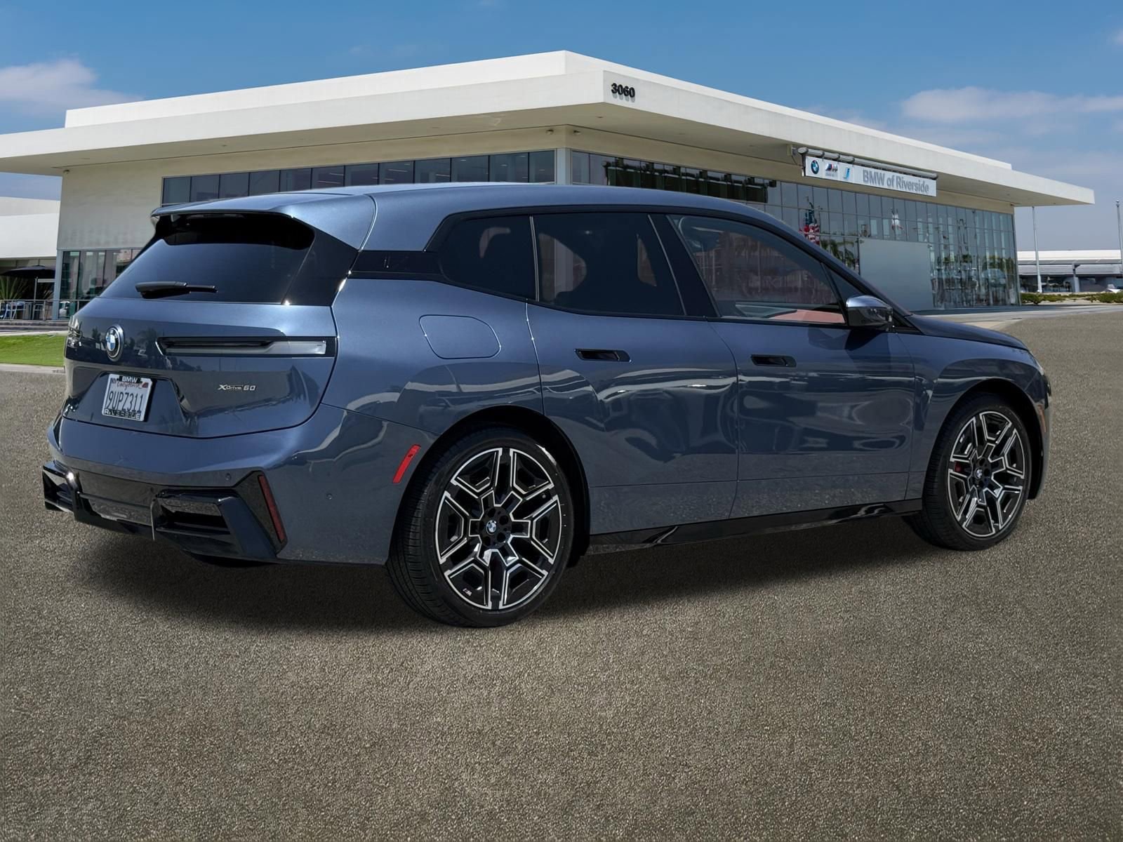 Used 2026 BMW iX xDrive60 w/ M Sport Package AWD/4WD image 11