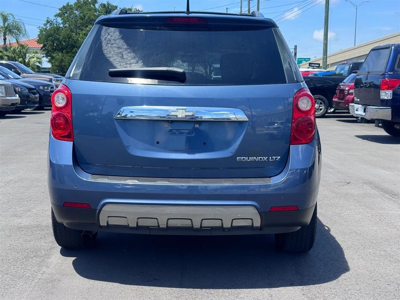 Used 2011 Chevrolet Equinox LTZ FWD image 12