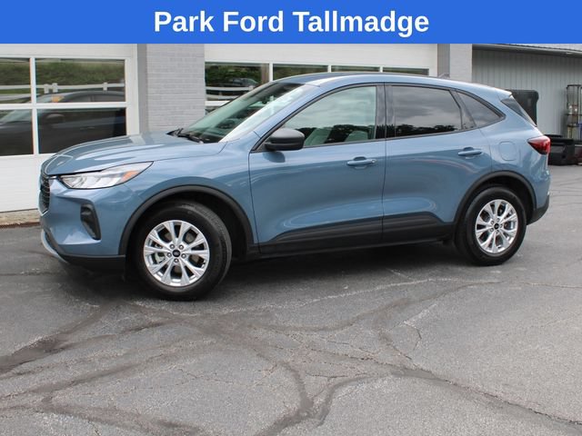Used 2025 Ford Escape Active w/ Cold Weather Package FWD image 1