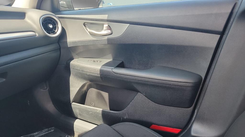 Used 2019 Kia Forte LXS FWD image 13