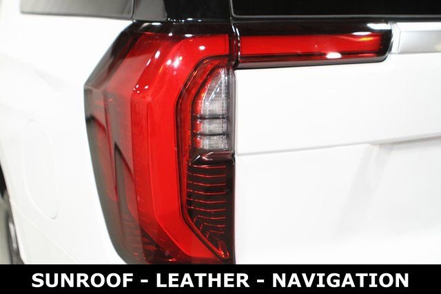 New 2025 GMC Yukon XL Denali w/ Sun & Power Step Package image 33