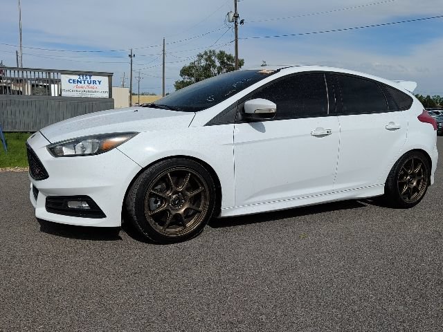 Used 2016 Ford Focus ST FWD image 1