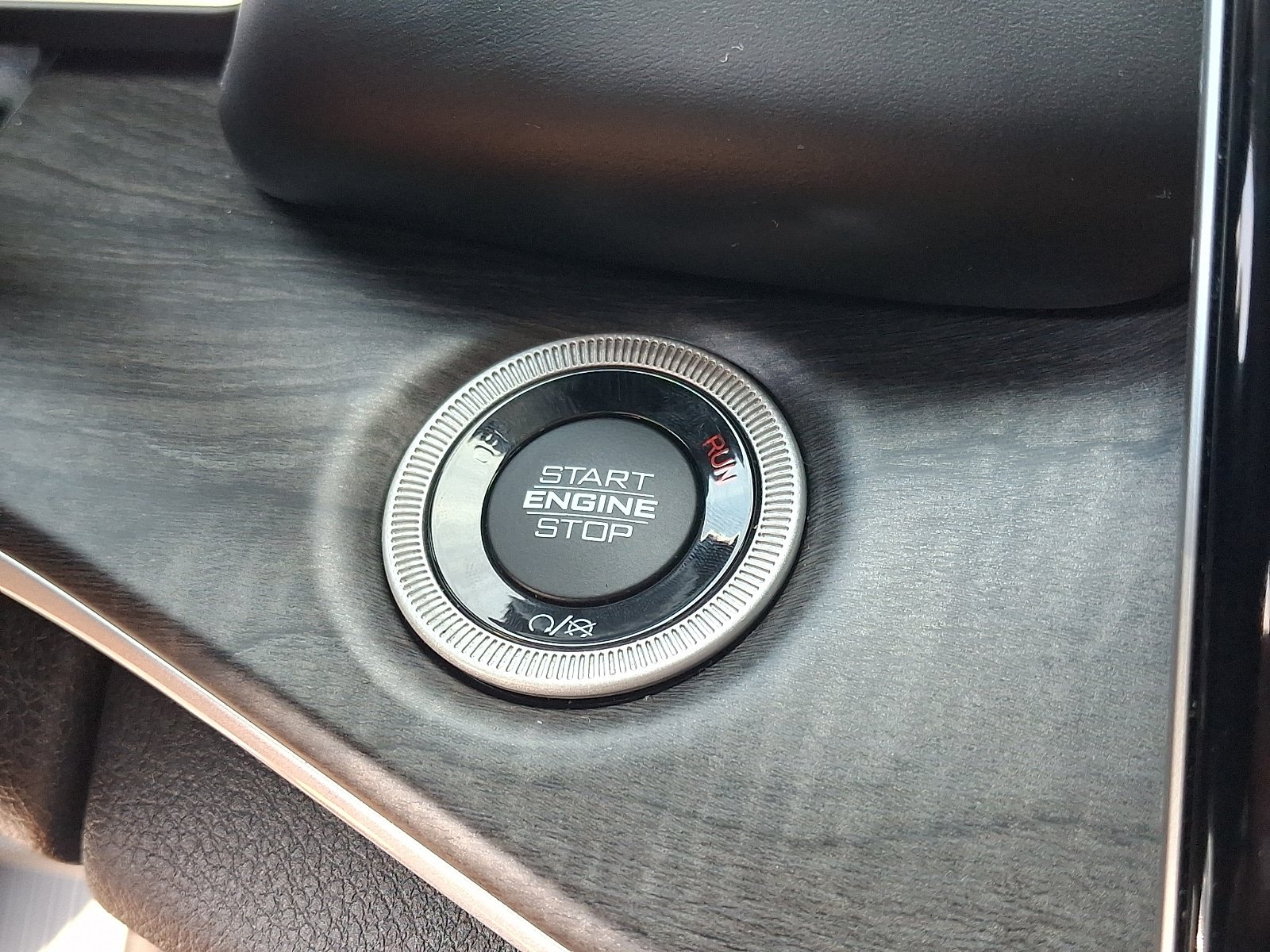 Certified 2022 Jeep Grand Cherokee L Limited AWD/4WD image 27
