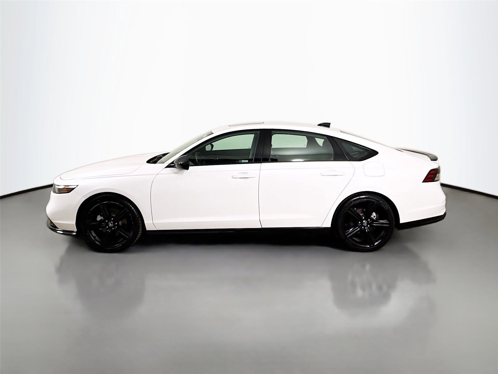 Used 2023 Honda Accord Sport image 8