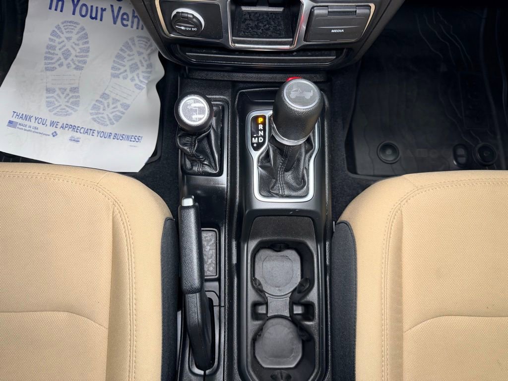 Used 2023 Jeep Wrangler Unlimited Sport AWD/4WD image 13