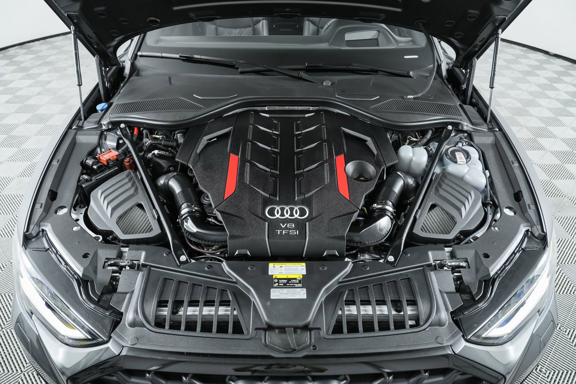 Used 2025 Audi S8 AWD/4WD image 93