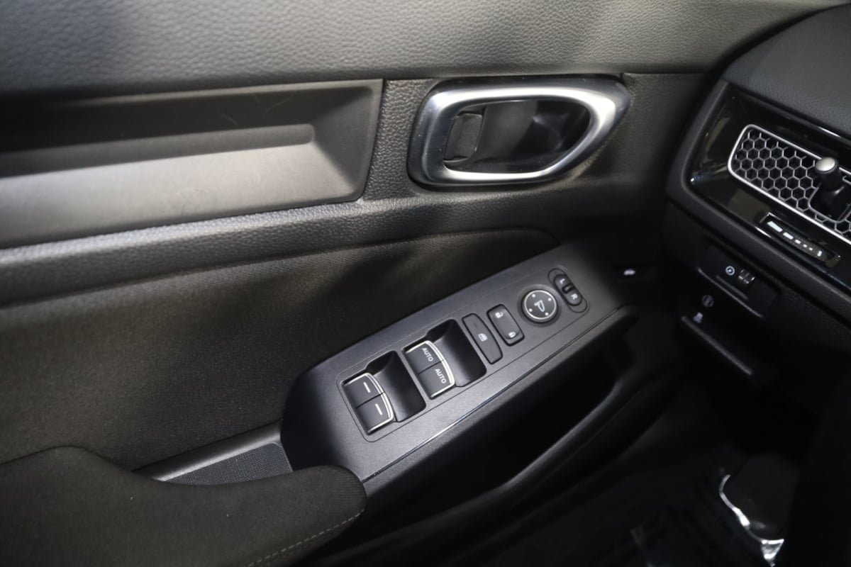 Used 2023 Honda Civic Sport image 25