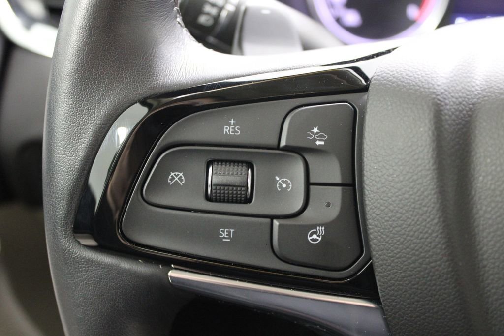 Used 2024 Buick Enclave Essence w/ Technology Package image 38