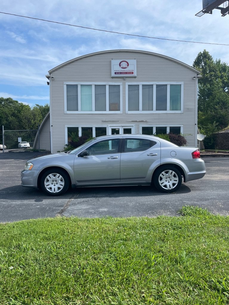 Used 2013 Dodge Avenger SE FWD image 2