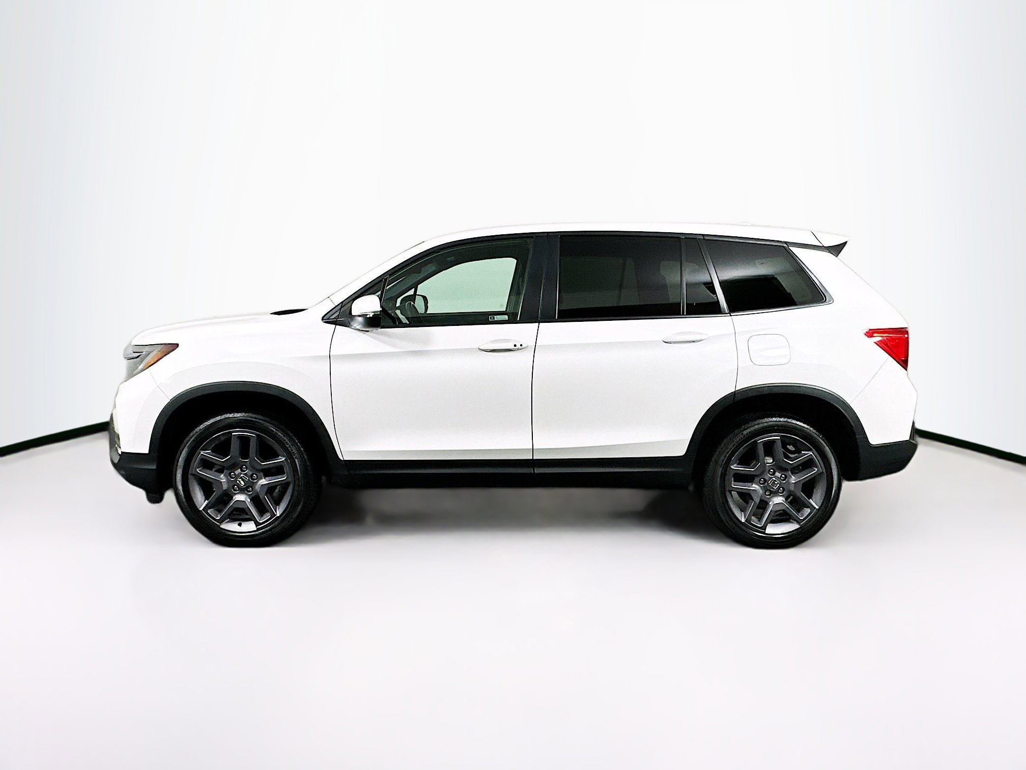 Used 2023 Honda Passport EX-L image 4