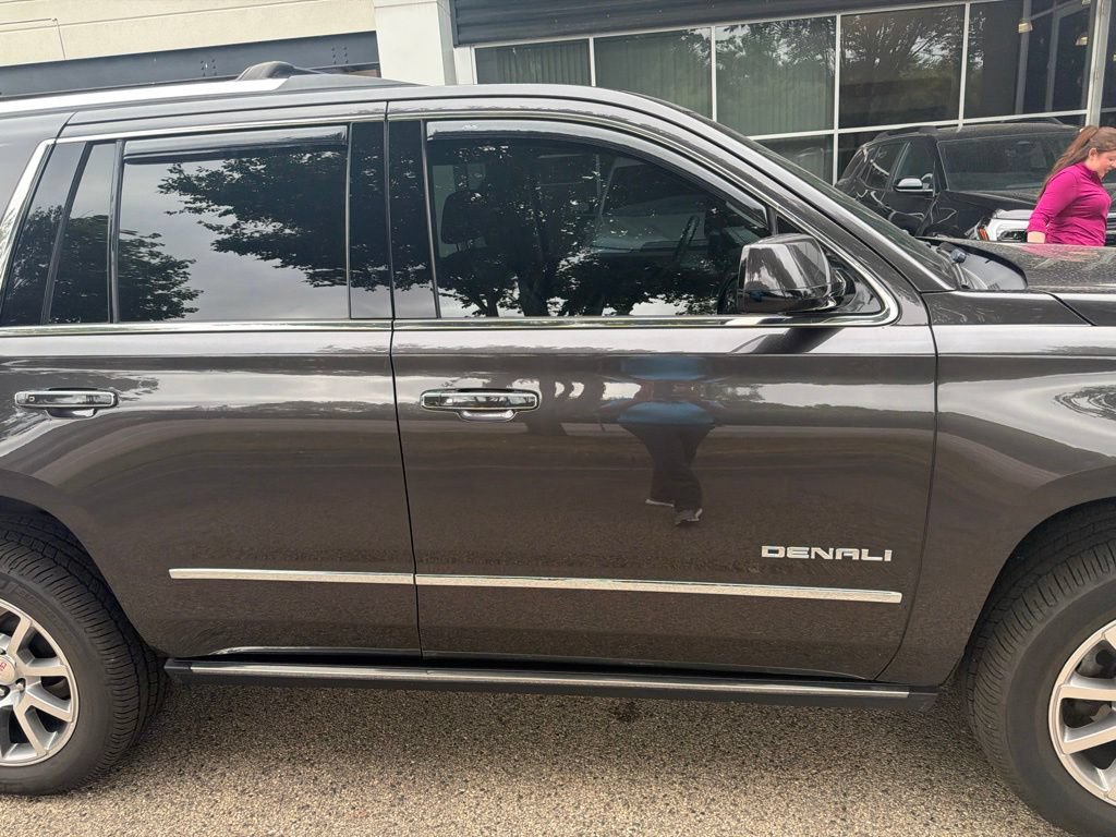 Used 2017 GMC Yukon Denali AWD/4WD image 10