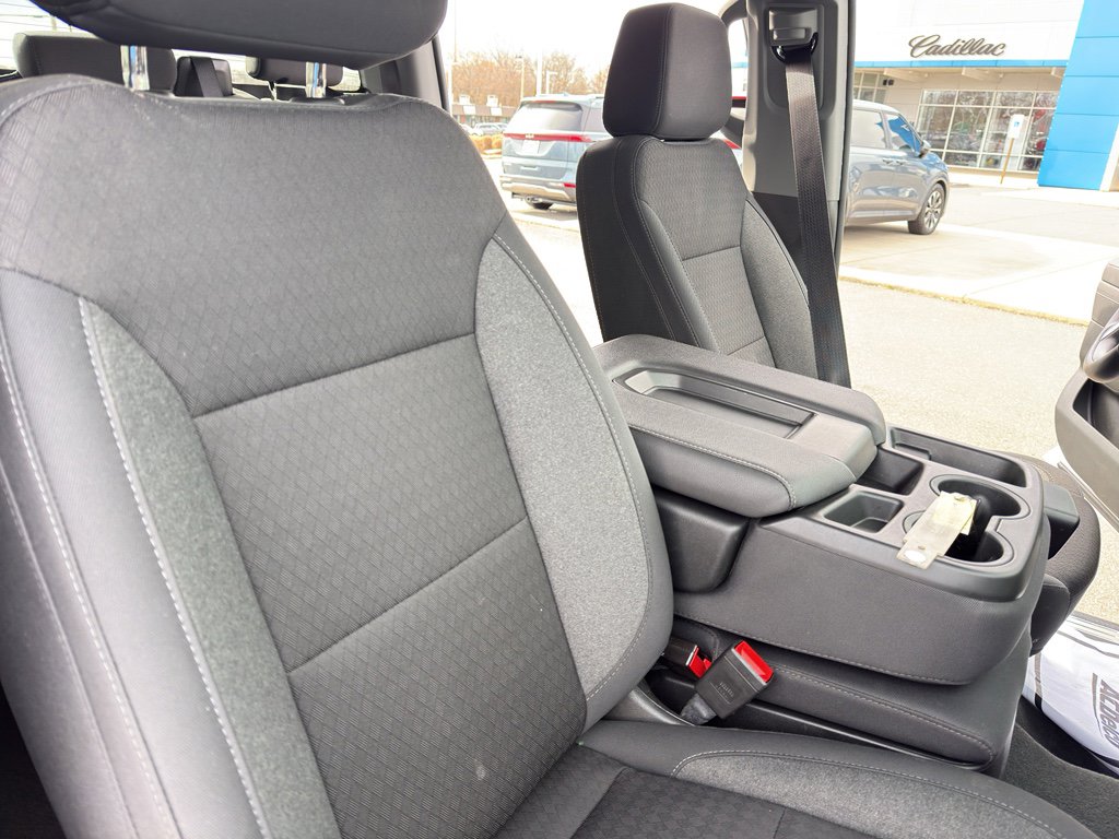 Used 2025 Chevrolet Silverado 2500 LT w/ Convenience Package image 31