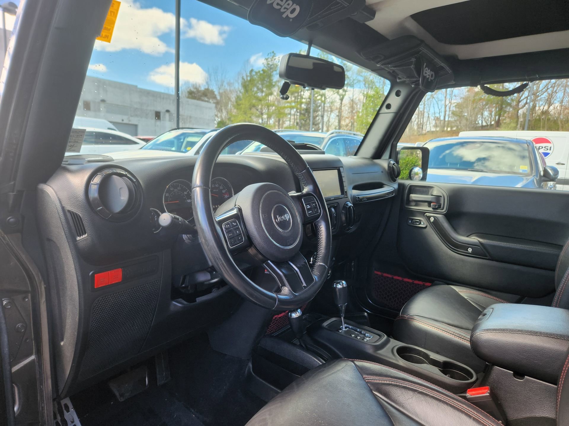 Used 2017 Jeep Wrangler Unlimited Rubicon image 12