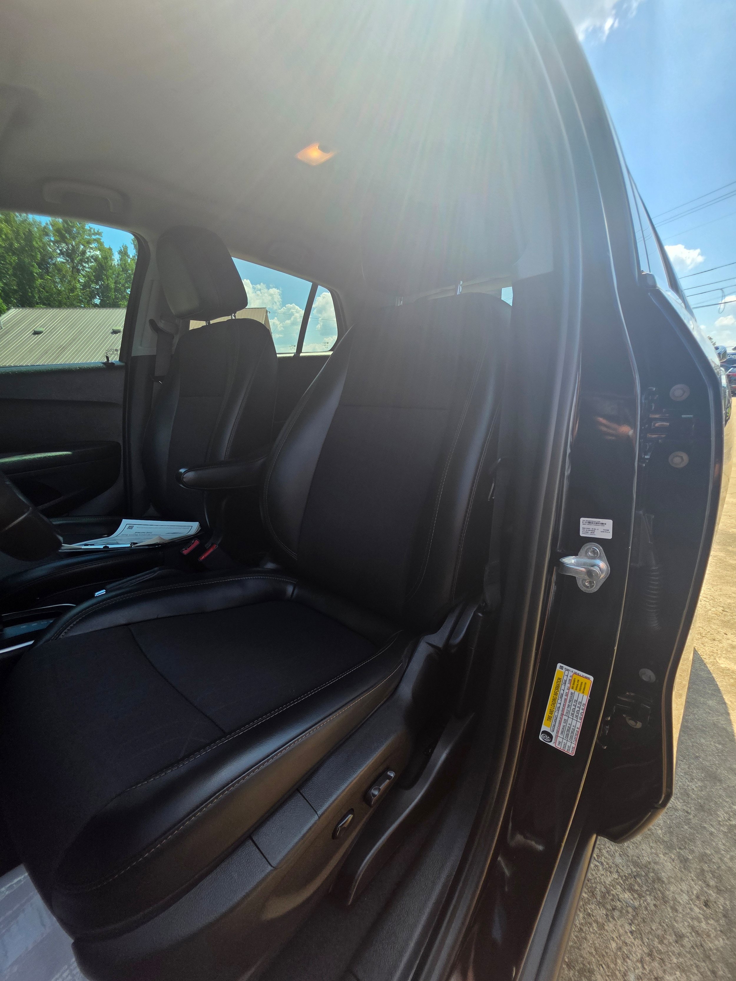 Used 2020 Chevrolet Trax LT w/ LT Convenience Package FWD image 18