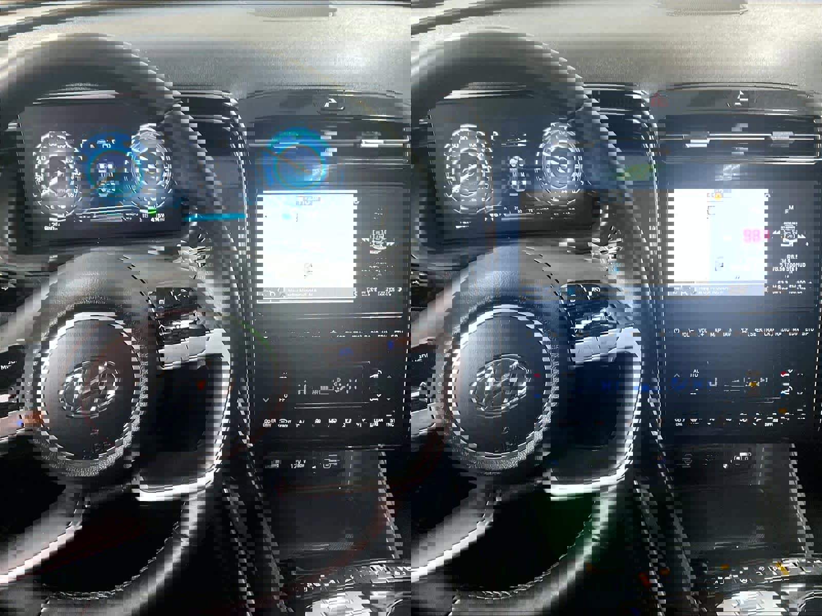 Used 2023 Hyundai Tucson Limited w/ Cargo Package image 19