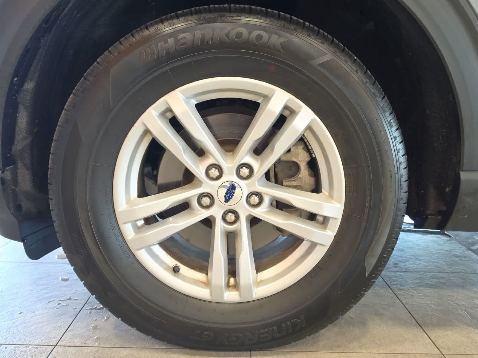 Used 2024 Ford Explorer XLT w/ Equipment Group 202A AWD/4WD image 12