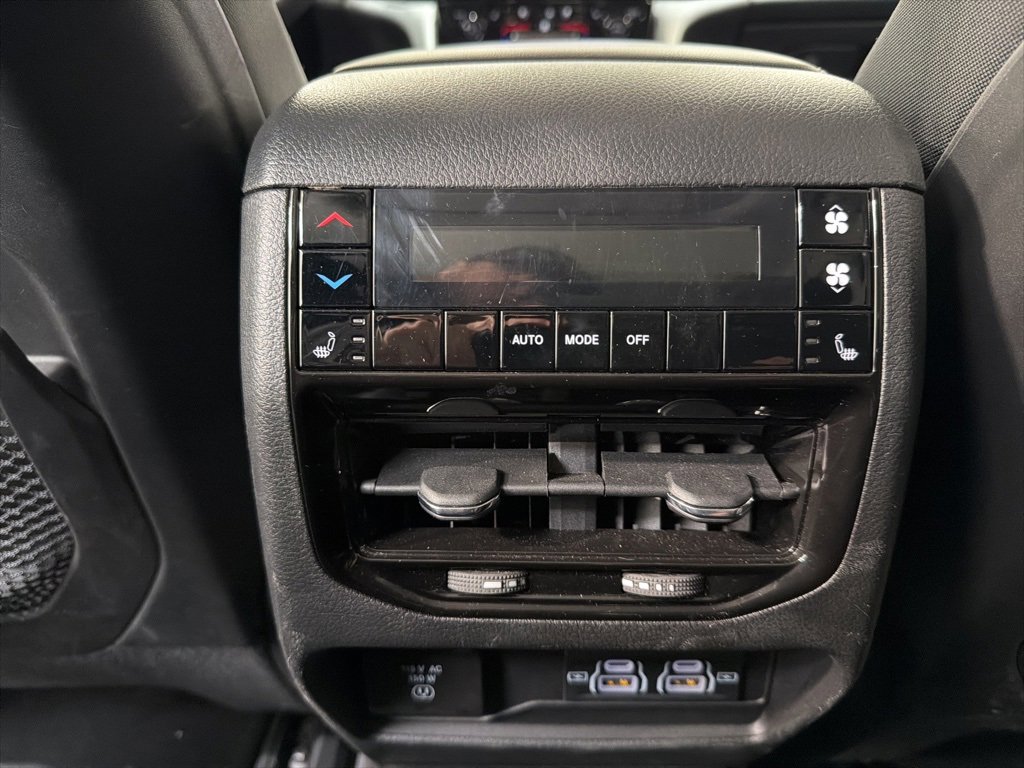 Used 2023 Jeep Grand Cherokee L Limited w/ Luxury Tech Group II image 12