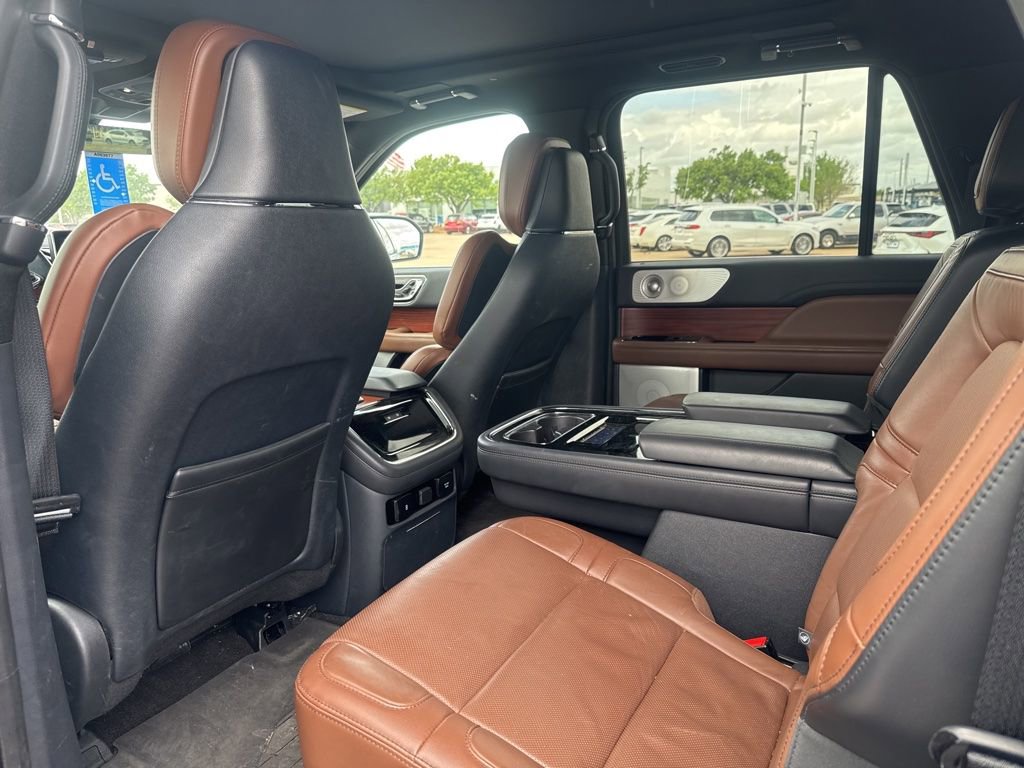 Used 2024 Lincoln Navigator L Reserve image 8