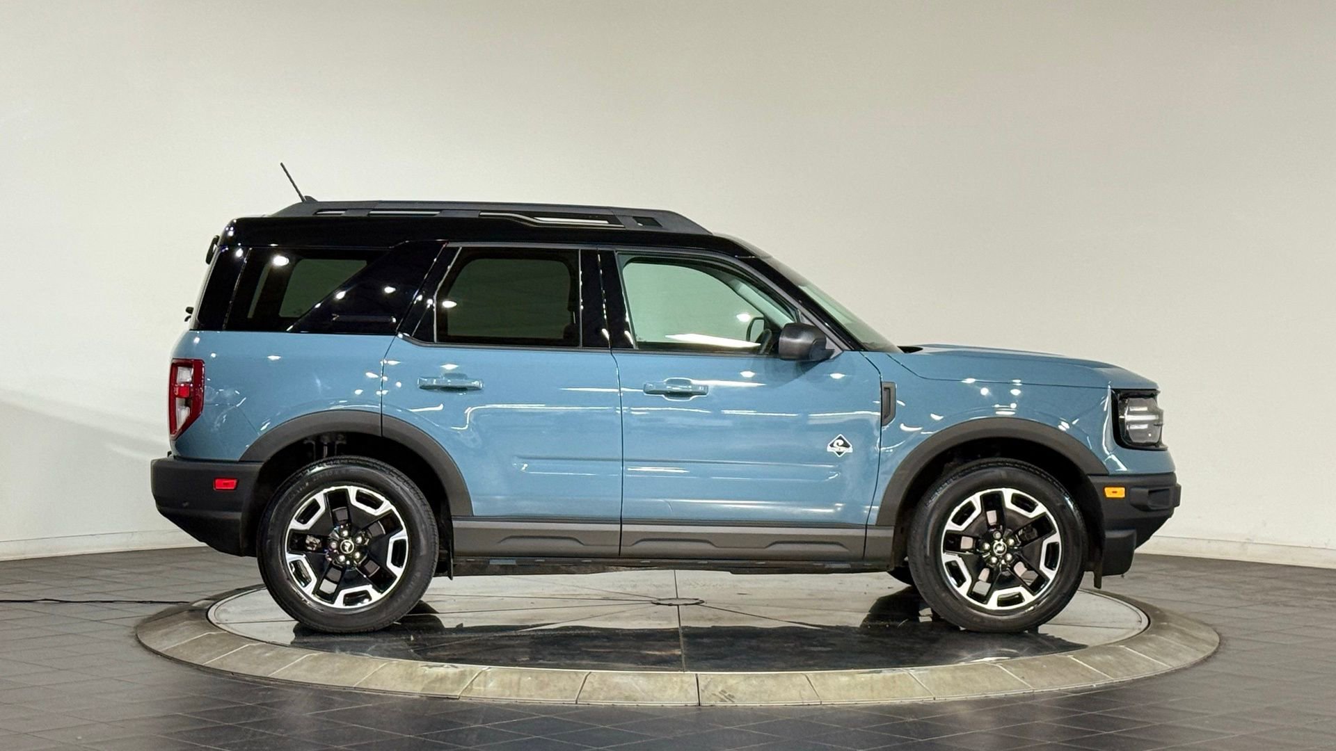 Used 2022 Ford Bronco Sport Outer Banks w/ Tech Package image 11