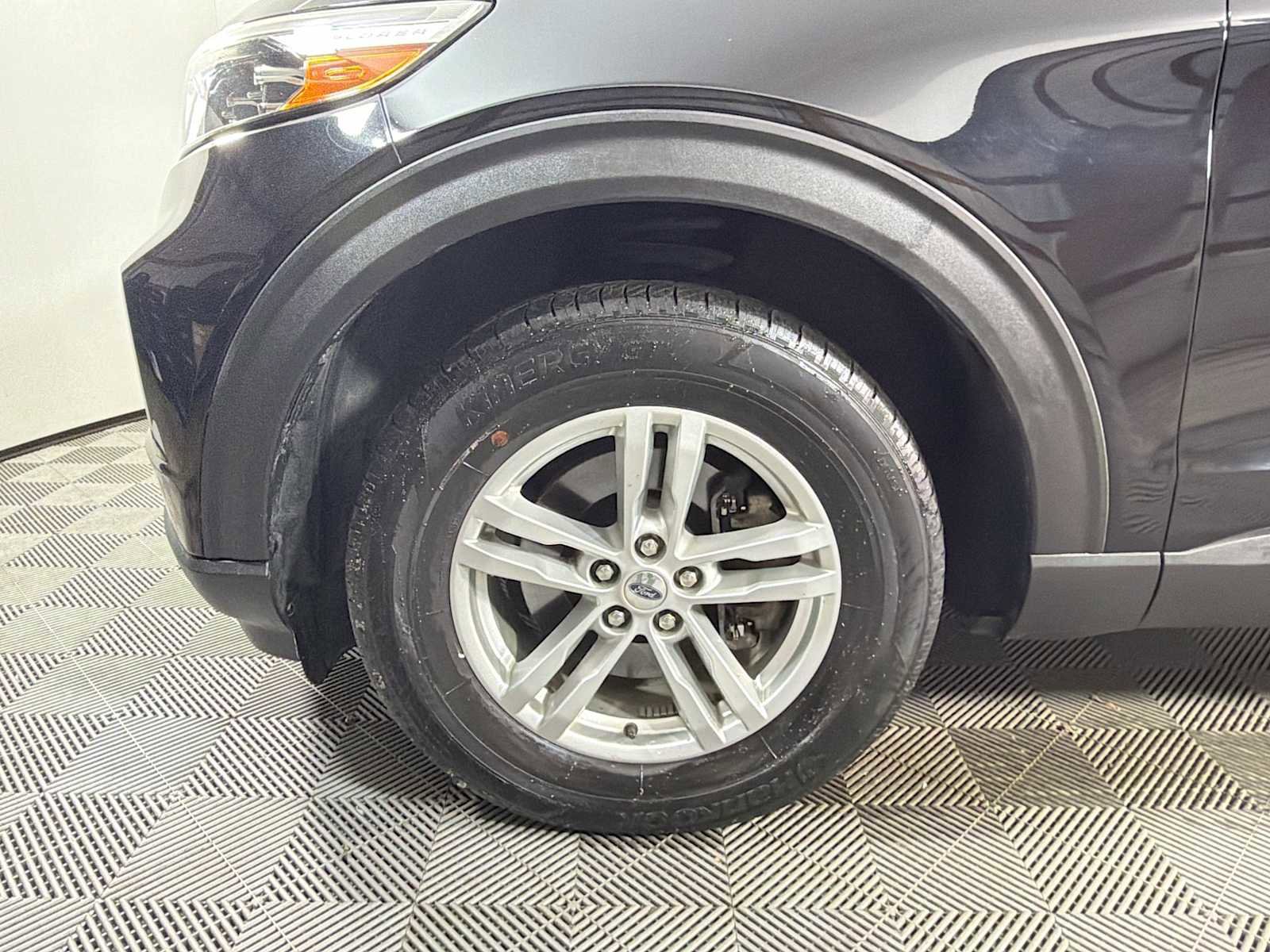 Used 2020 Ford Explorer XLT image 28