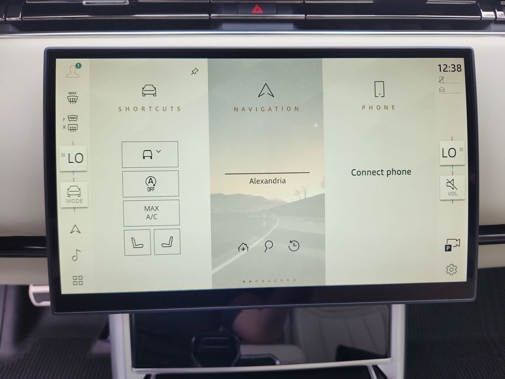 New 2025 Land Rover Range Rover SE image 17