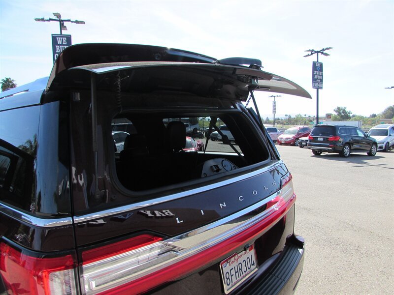 Used 2018 Lincoln Navigator L Reserve w/ Technology Package AWD/4WD image 34
