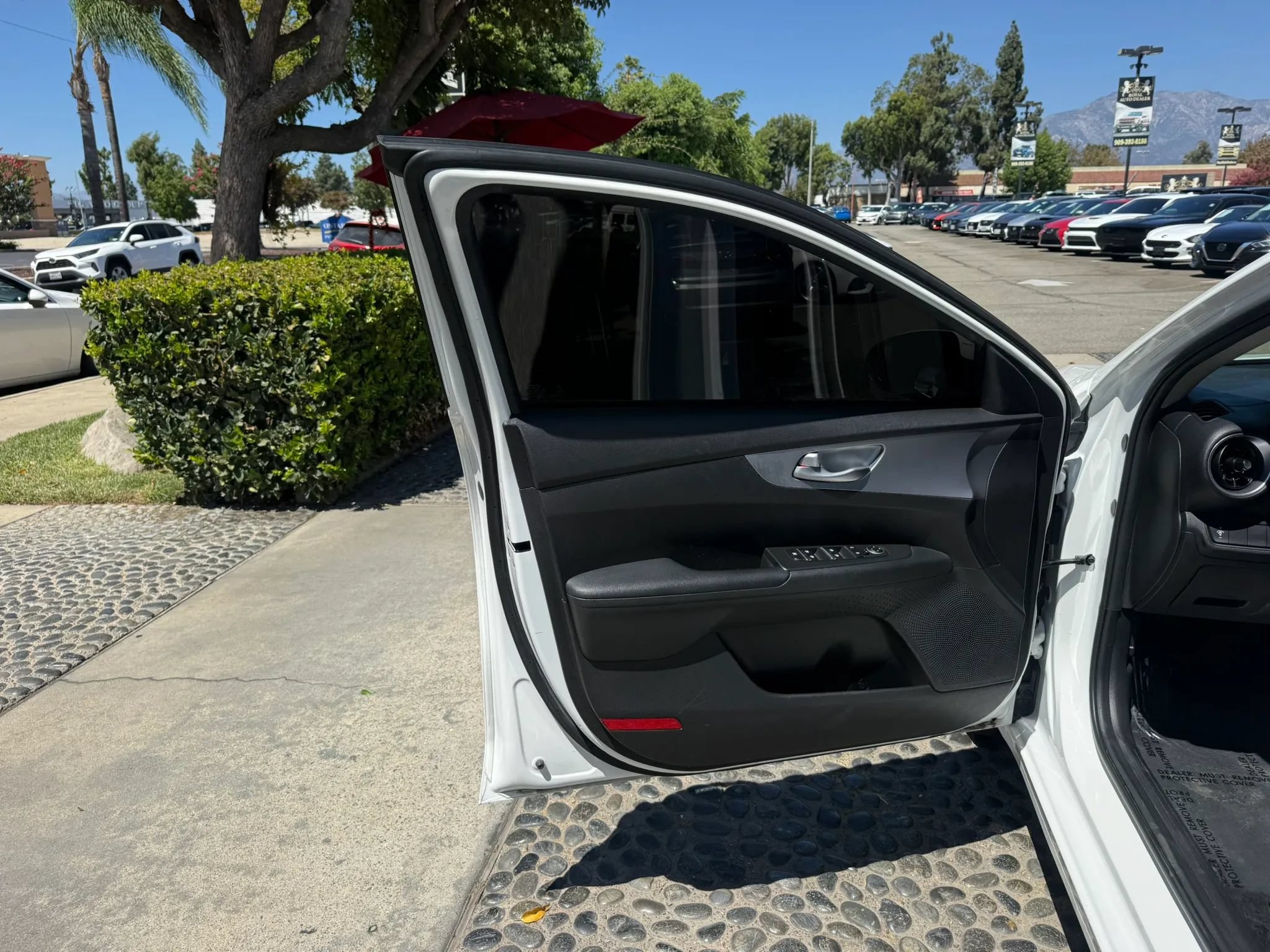 Used 2023 Kia Forte LX FWD image 9