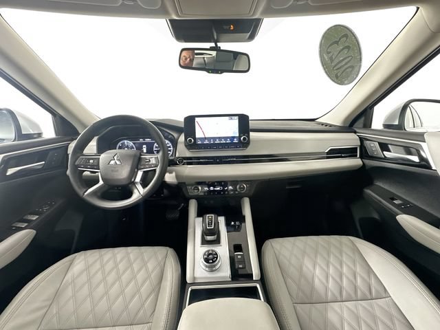 Used 2023 Mitsubishi Outlander SEL AWD/4WD image 31