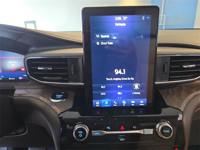 Used 2022 Ford Explorer Platinum w/ Equipment Group 601A image 16