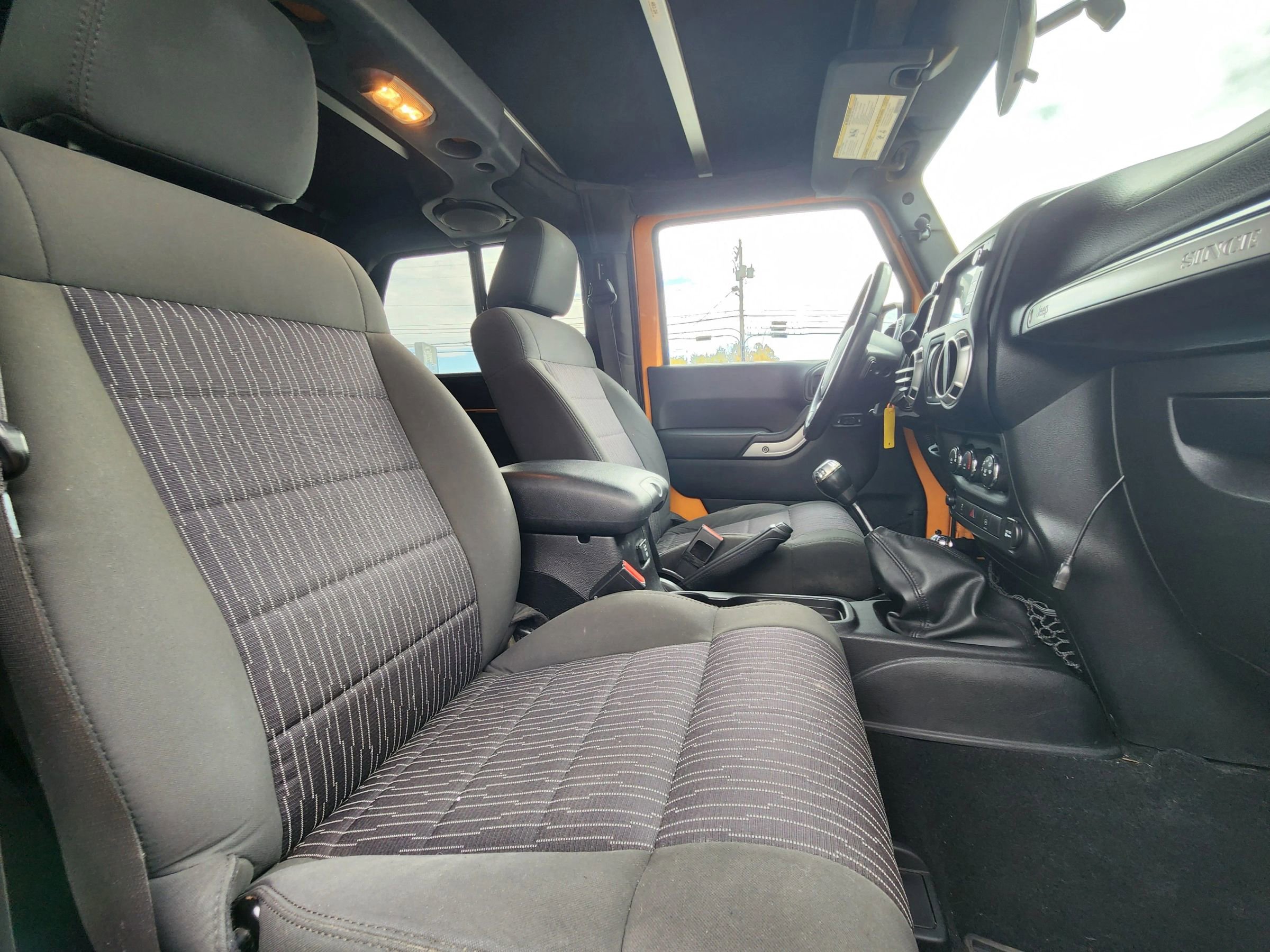 Used 2012 Jeep Wrangler Sahara image 38