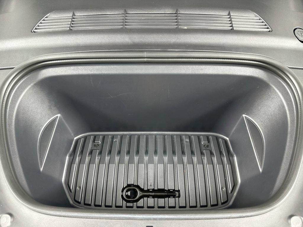 Used 2023 Tesla Model Y AWD image 29