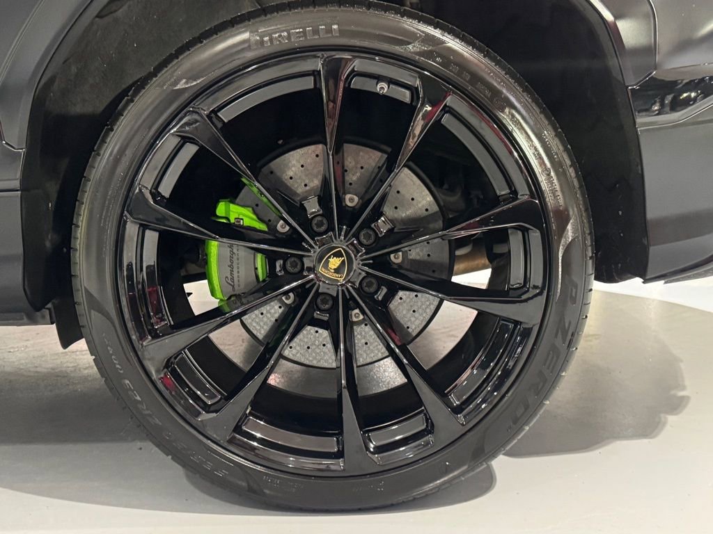 Used 2020 Lamborghini Urus image 22