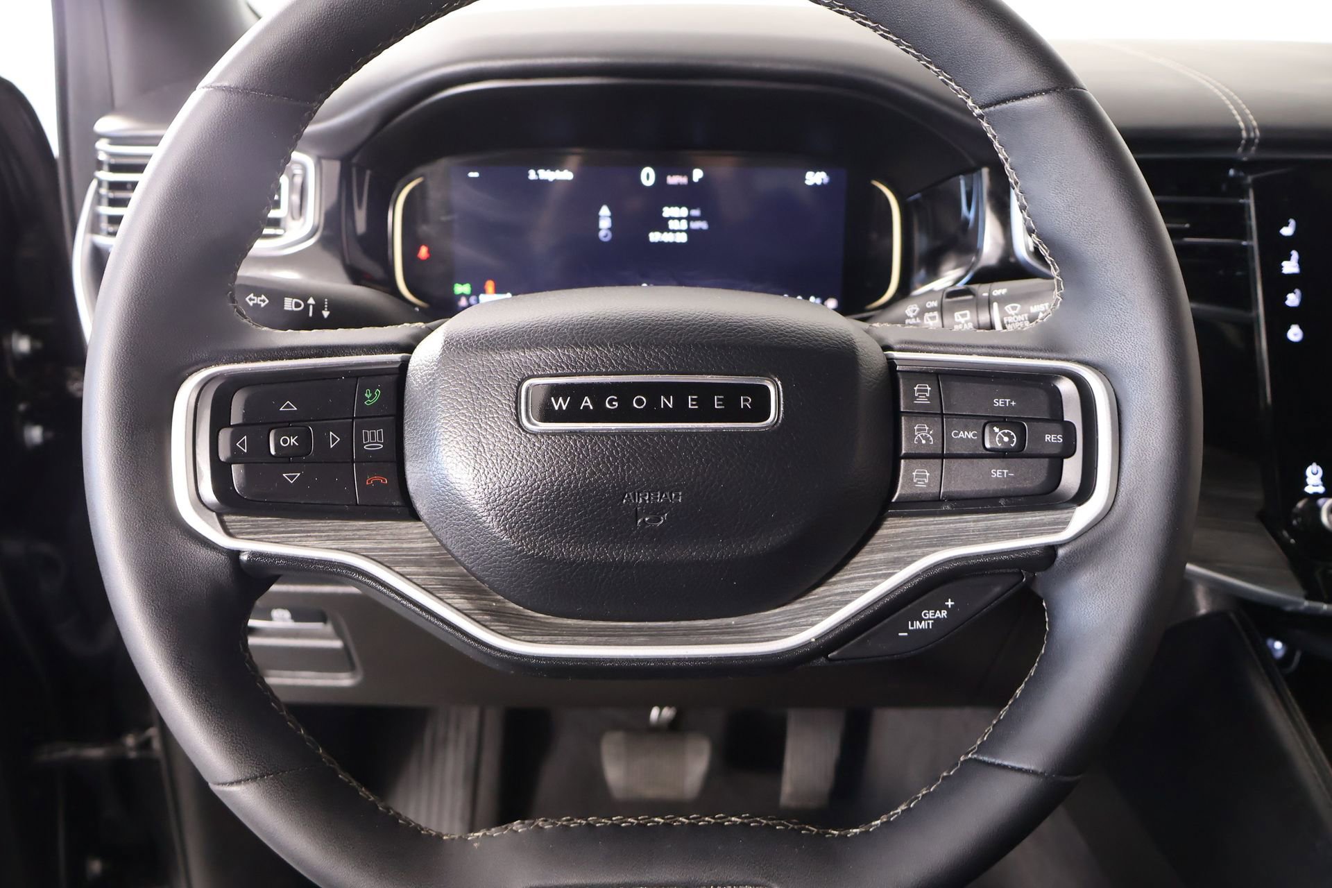 Used 2023 Jeep Wagoneer Series II image 3