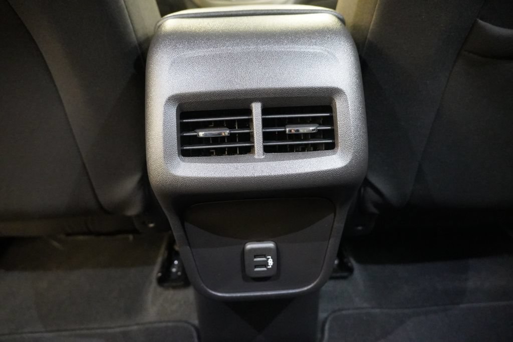 Used 2024 Chevrolet Equinox LS FWD image 30