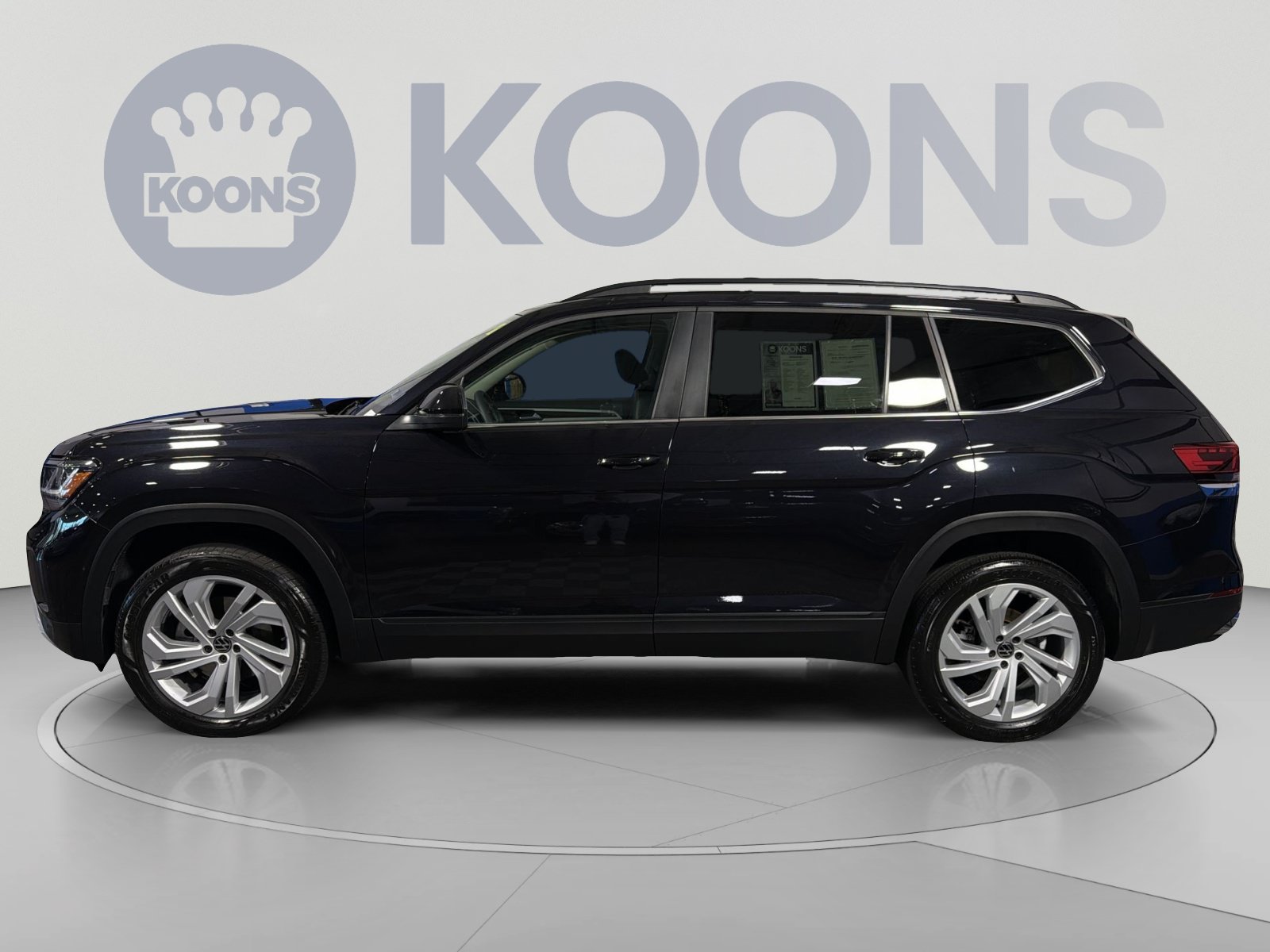 Used 2023 Volkswagen Atlas SE AWD/4WD image 2