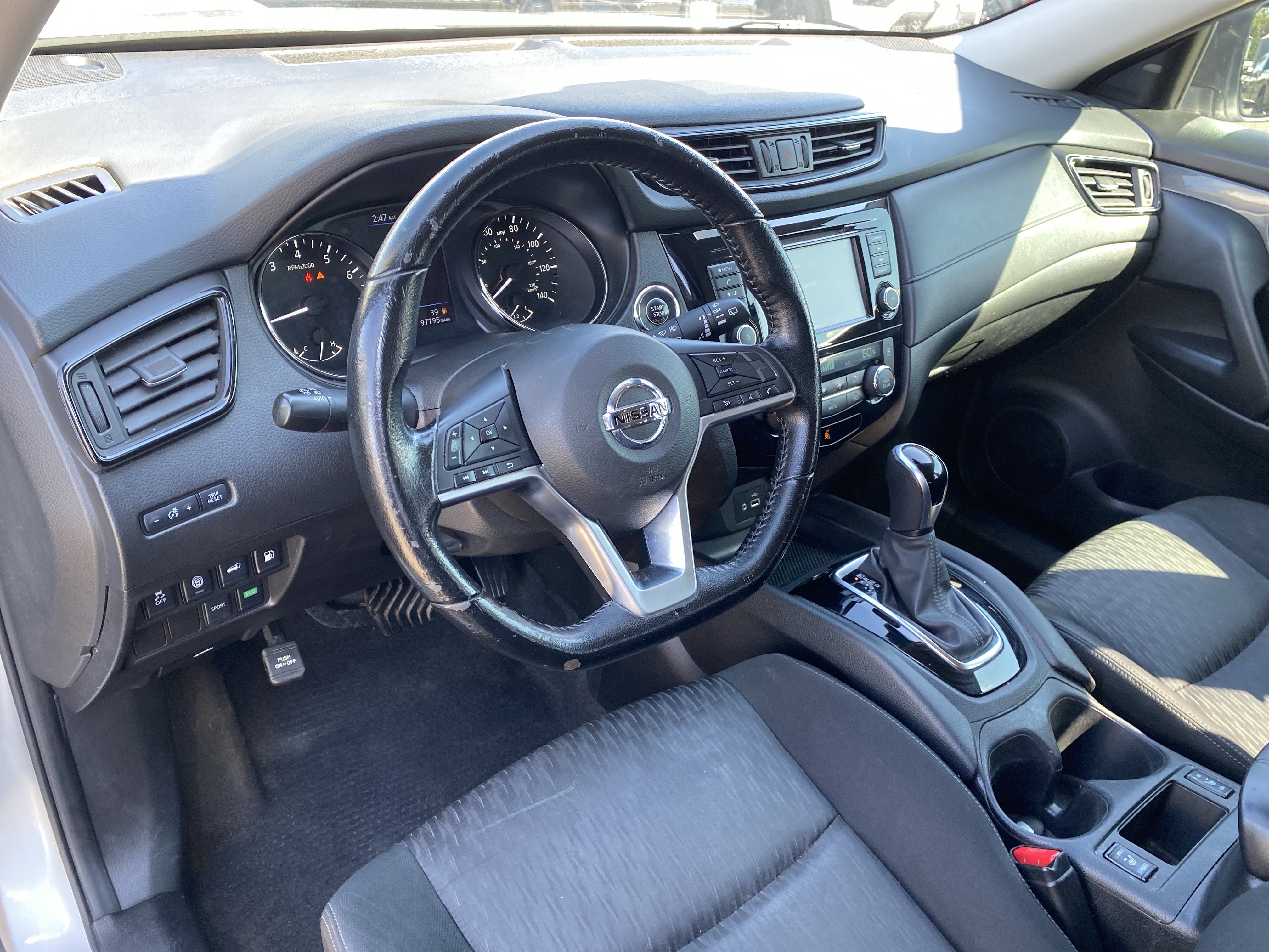 Used 2020 Nissan Rogue SV FWD image 11