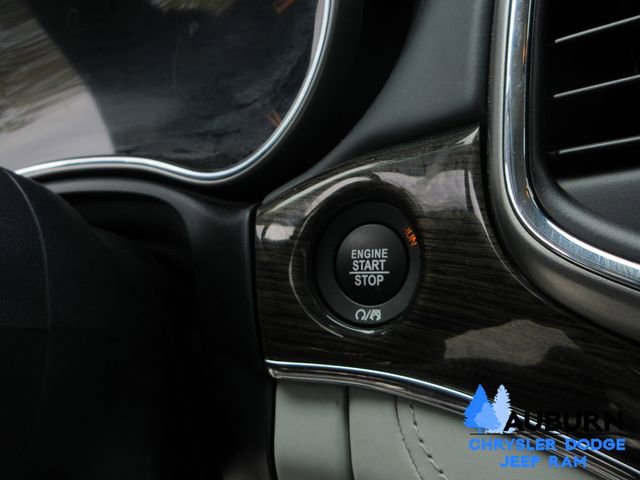 Used 2017 Jeep Grand Cherokee Summit image 40