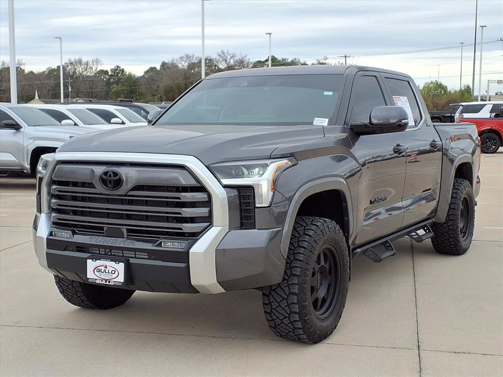 Used 2025 Toyota Tundra Limited image 3