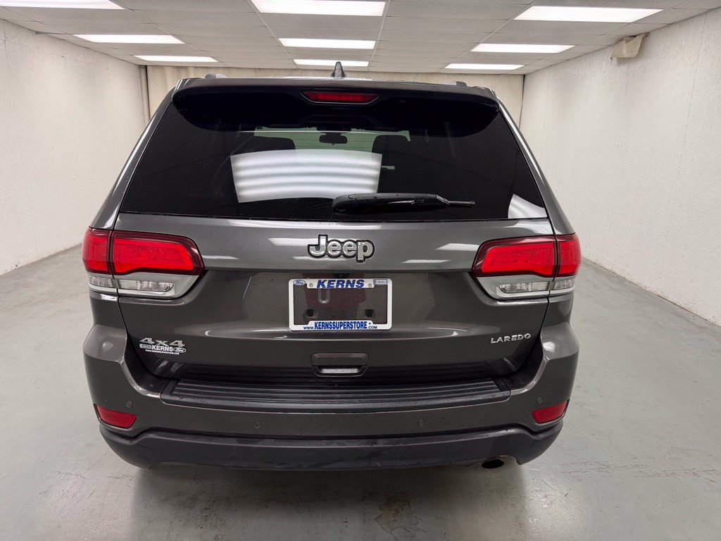 Used 2021 Jeep Grand Cherokee Laredo AWD/4WD image 4