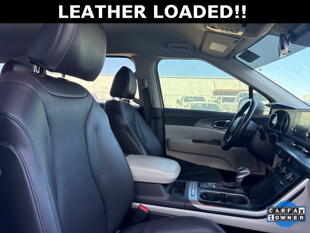 Used 2024 Kia Carnival LX image 34